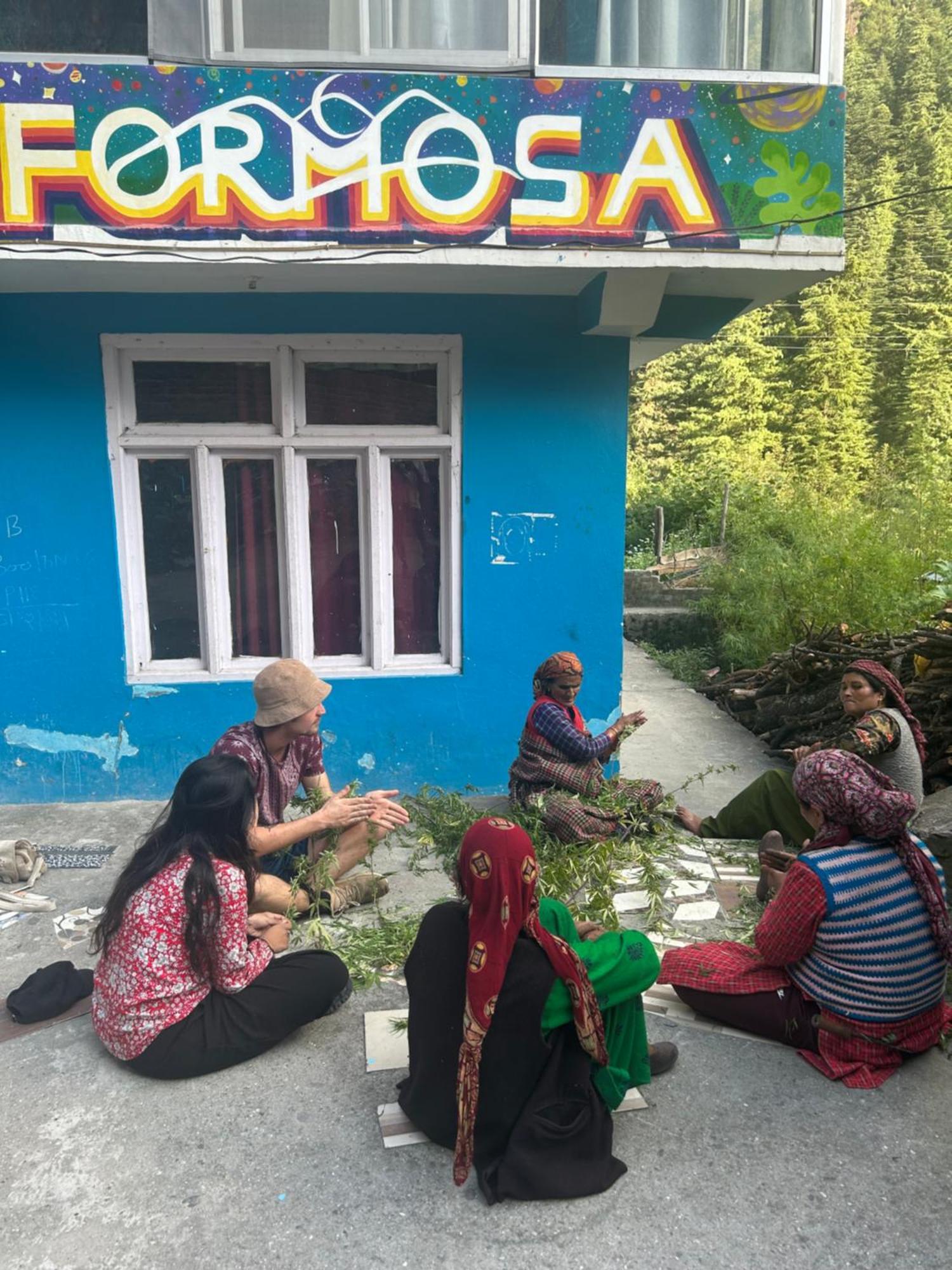 Formosa Hostel & Cafe Kasol Buitenkant foto